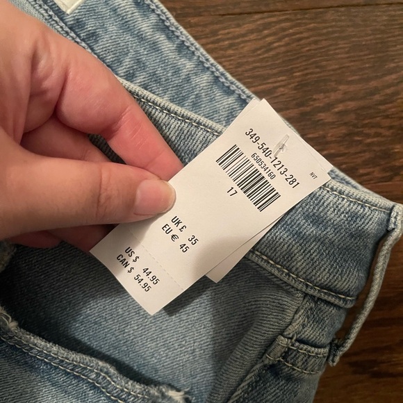 Hollister Curvy High Rise Mom denim shorts - Picture 4 of 5